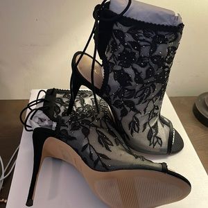 Aldo peep toe lace heels